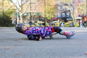 meisje op skateboard